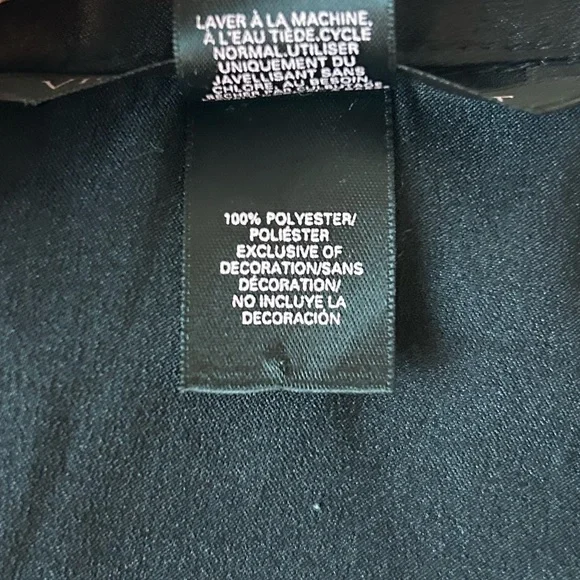 Victoria secret button up long sleeve night shirt 
With cheetah print lining - Picture 5 of 8